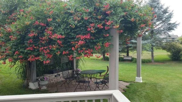 18 W Suttons Ridge, Newton Twp, MI 49014