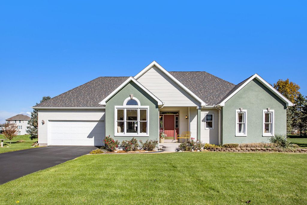 18 W Suttons Ridge, Newton Twp, MI 49014