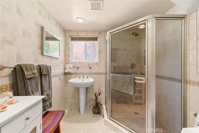 2449 Euclid Crescent E, Upland, CA 91784