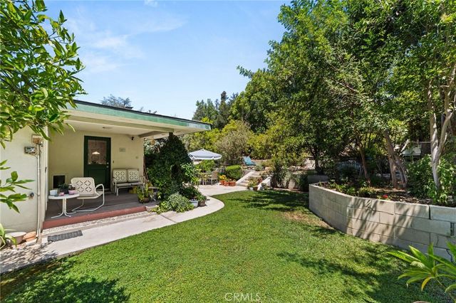 2449 Euclid Crescent E, Upland, CA 91784