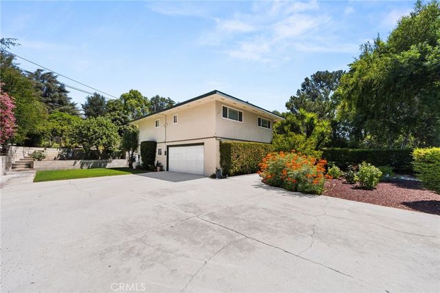 2449 Euclid Crescent E, Upland, CA 91784