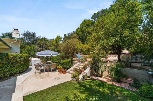 2449 Euclid Crescent E, Upland, CA 91784