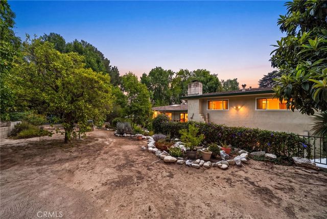 2449 Euclid Crescent E, Upland, CA 91784