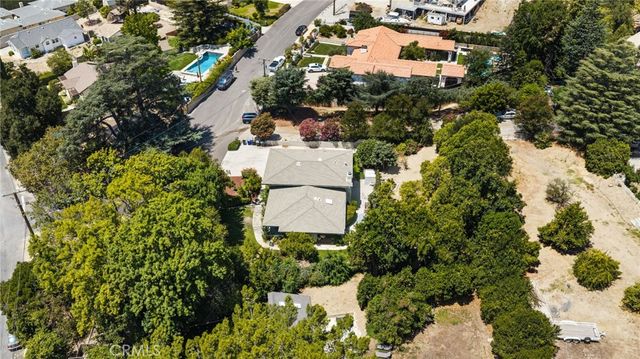 2449 Euclid Crescent E, Upland, CA 91784
