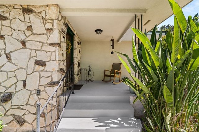 2449 Euclid Crescent E, Upland, CA 91784