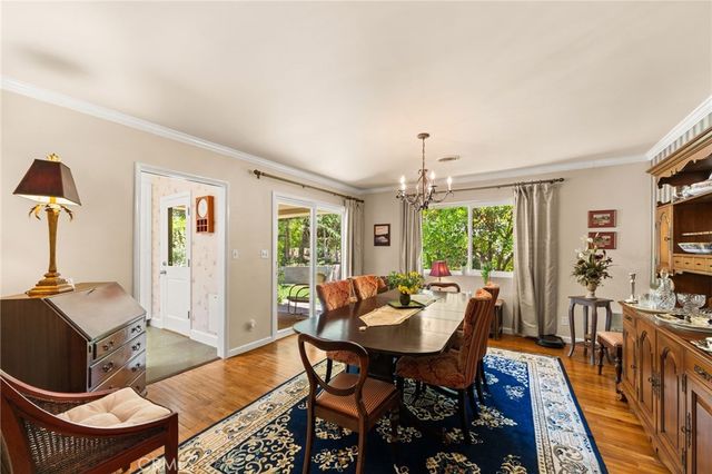 2449 Euclid Crescent E, Upland, CA 91784