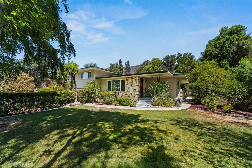 2449 Euclid Crescent E, Upland, CA 91784