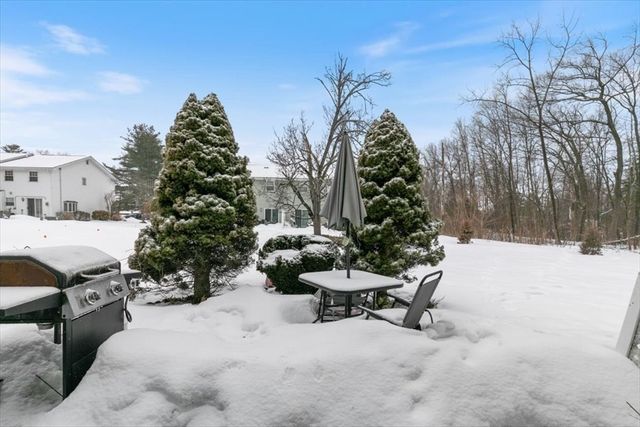 945 Riverside Dr 3B, Methuen, MA 01844