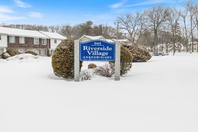 945 Riverside Dr 3B, Methuen, MA 01844