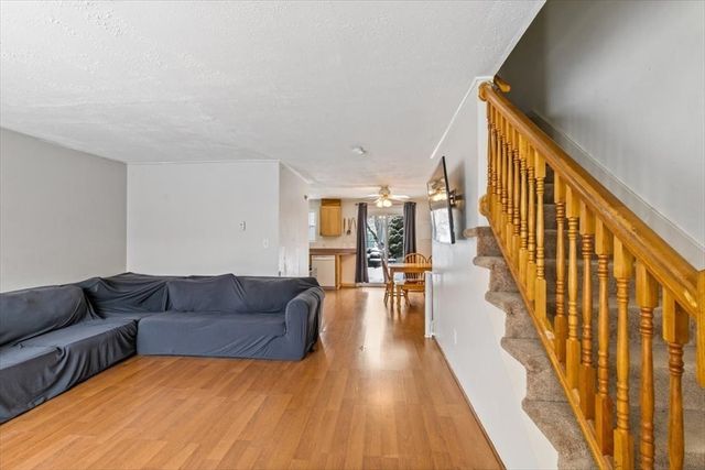 945 Riverside Dr 3B, Methuen, MA 01844