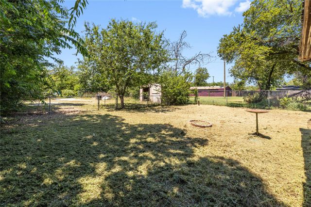 1811 4th Street, Brownwood, TX 76801