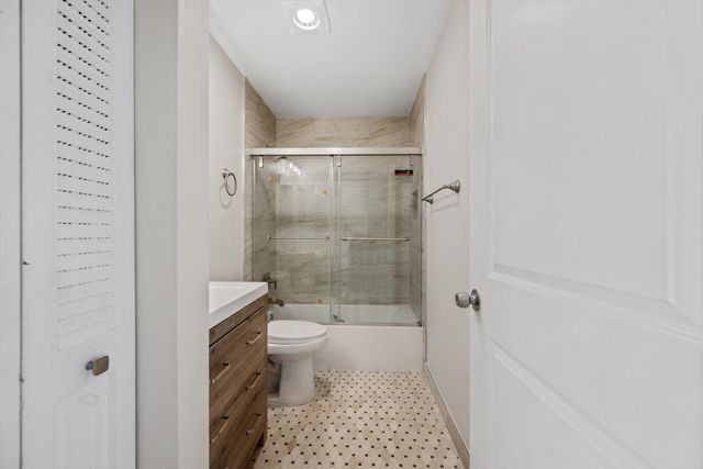 8007 Ambach Way, Hypoluxo, FL 33462