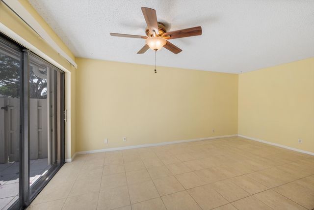 8007 Ambach Way, Hypoluxo, FL 33462