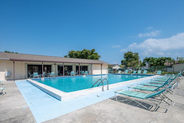 8007 Ambach Way, Hypoluxo, FL 33462