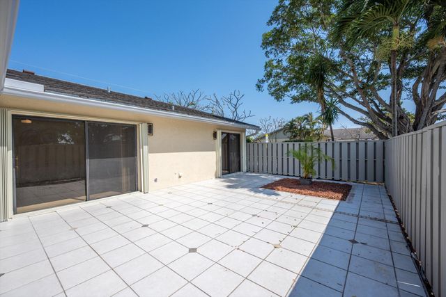 8007 Ambach Way, Hypoluxo, FL 33462