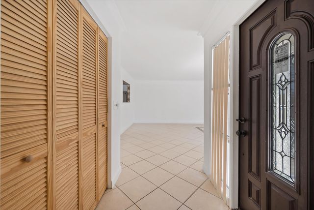 8007 Ambach Way, Hypoluxo, FL 33462