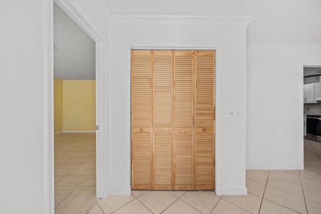 8007 Ambach Way, Hypoluxo, FL 33462