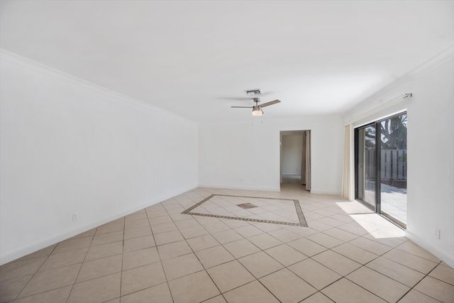 8007 Ambach Way, Hypoluxo, FL 33462