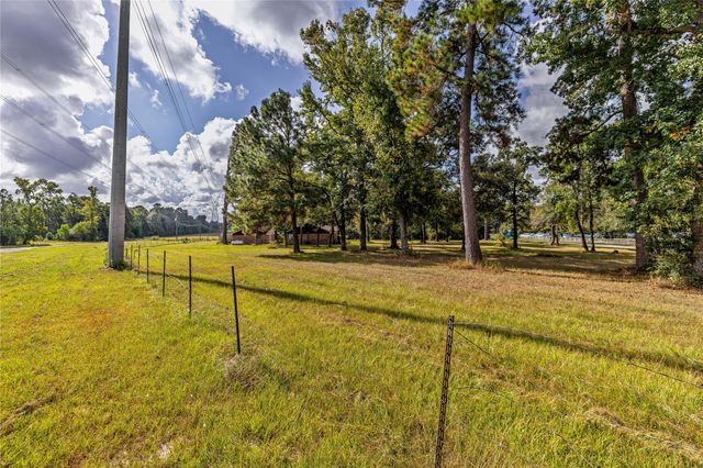 32302 Dobbin Huffsmith Road, Magnolia, TX 77354