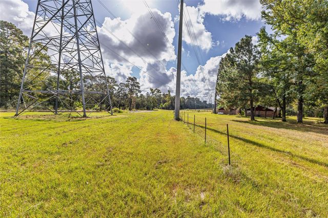 32302 Dobbin Huffsmith Road, Magnolia, TX 77354