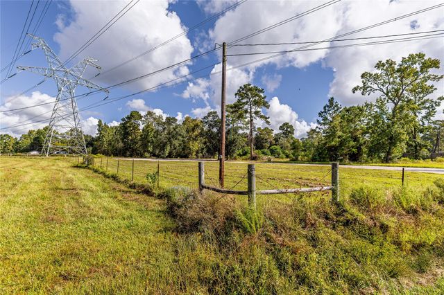 32302 Dobbin Huffsmith Road, Magnolia, TX 77354