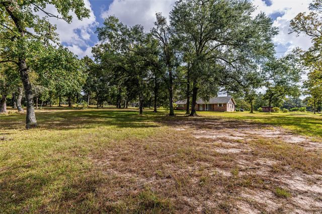 32302 Dobbin Huffsmith Road, Magnolia, TX 77354