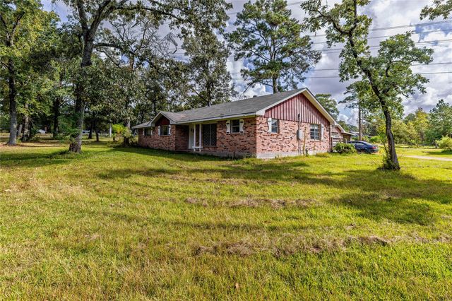 32302 Dobbin Huffsmith Road, Magnolia, TX 77354