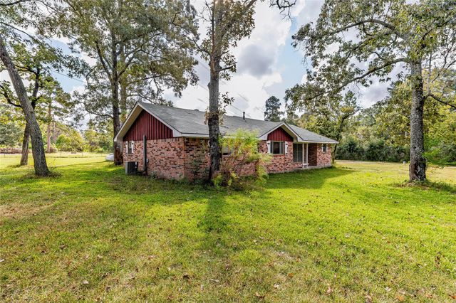 32302 Dobbin Huffsmith Road, Magnolia, TX 77354