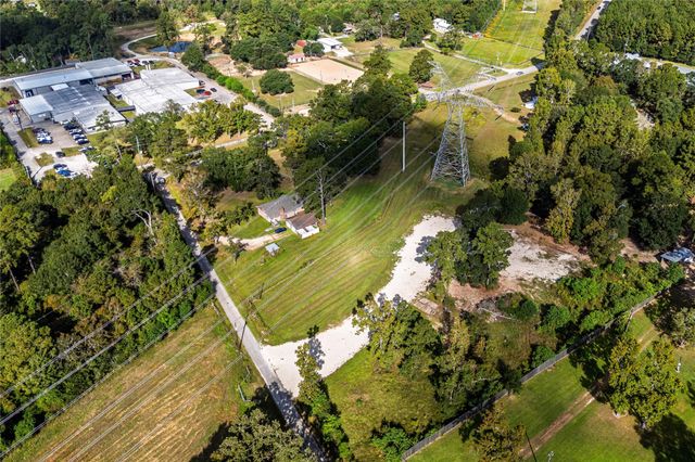 32302 Dobbin Huffsmith Road, Magnolia, TX 77354