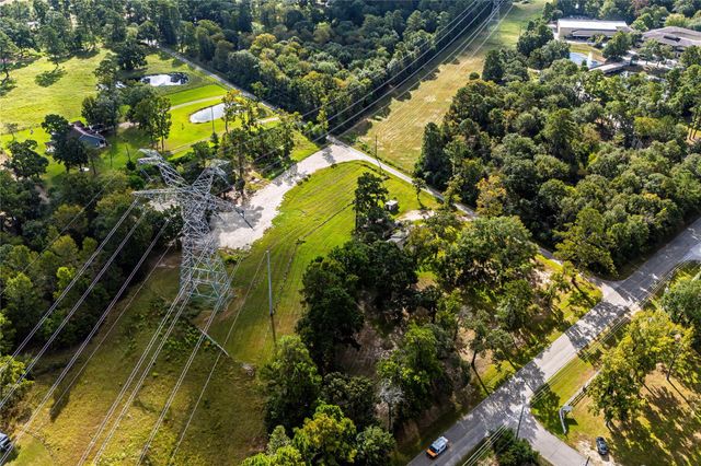 32302 Dobbin Huffsmith Road, Magnolia, TX 77354