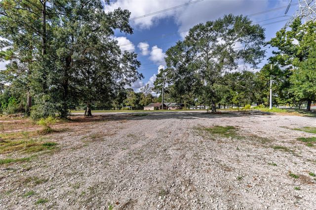 32302 Dobbin Huffsmith Road, Magnolia, TX 77354