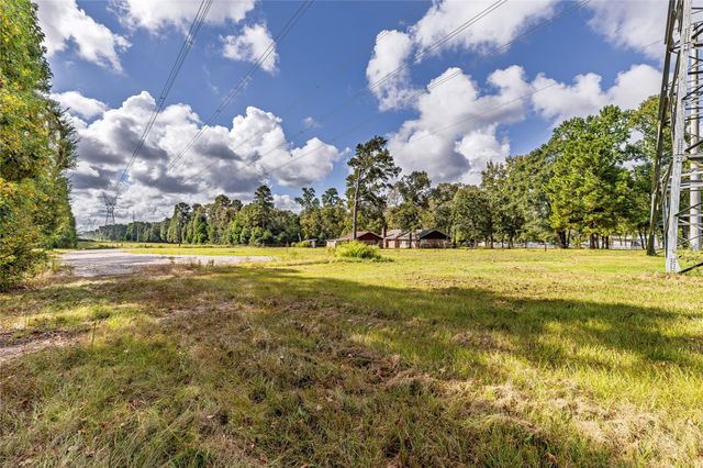 32302 Dobbin Huffsmith Road, Magnolia, TX 77354