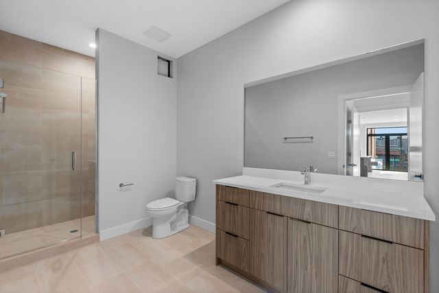 3953 W Dakin Street 405, Chicago, IL 60618