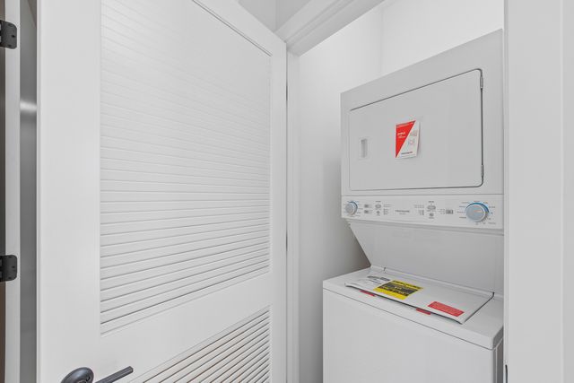 3953 W Dakin Street 405, Chicago, IL 60618