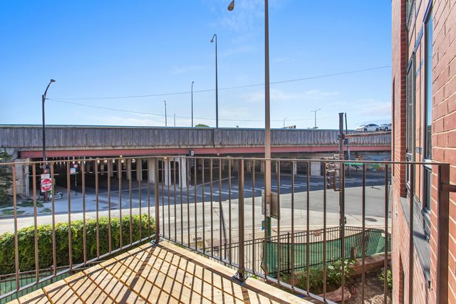 3953 W Dakin Street 405, Chicago, IL 60618