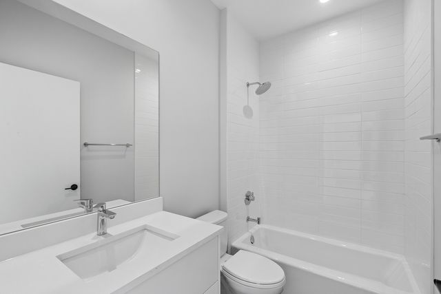 3953 W Dakin Street 405, Chicago, IL 60618