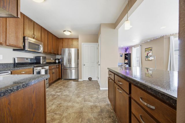 212 11th Street S, Moorhead, MN 56560