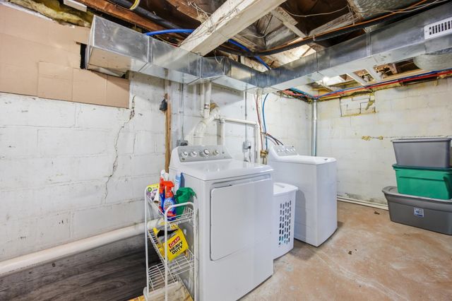 212 11th Street S, Moorhead, MN 56560