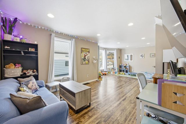 212 11th Street S, Moorhead, MN 56560