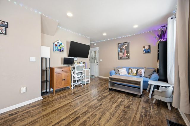 212 11th Street S, Moorhead, MN 56560