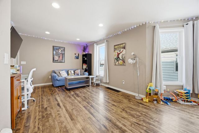 212 11th Street S, Moorhead, MN 56560