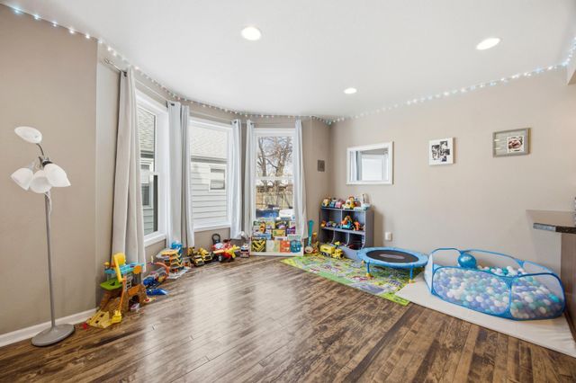 212 11th Street S, Moorhead, MN 56560