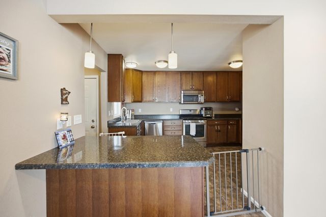 212 11th Street S, Moorhead, MN 56560