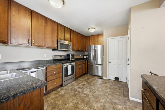 212 11th Street S, Moorhead, MN 56560