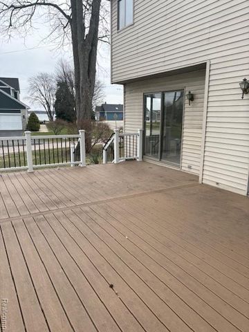 210 Rosebud Street, Walled Lake, MI 48390