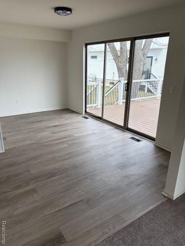 210 Rosebud Street, Walled Lake, MI 48390