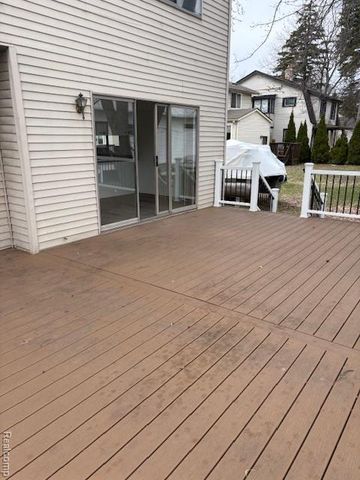 210 Rosebud Street, Walled Lake, MI 48390