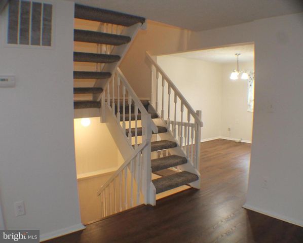 7915 TYSON OAKS CIR, Vienna, VA 22182