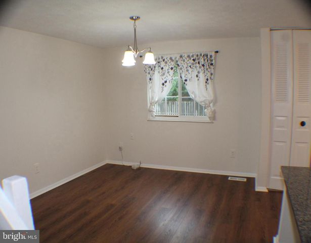 7915 TYSON OAKS CIR, Vienna, VA 22182