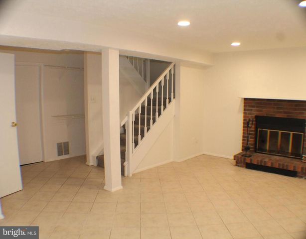 7915 TYSON OAKS CIR, Vienna, VA 22182